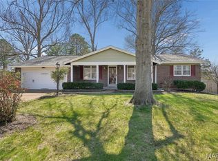 2664 Sanders Dr, Saint Louis, MO 63129