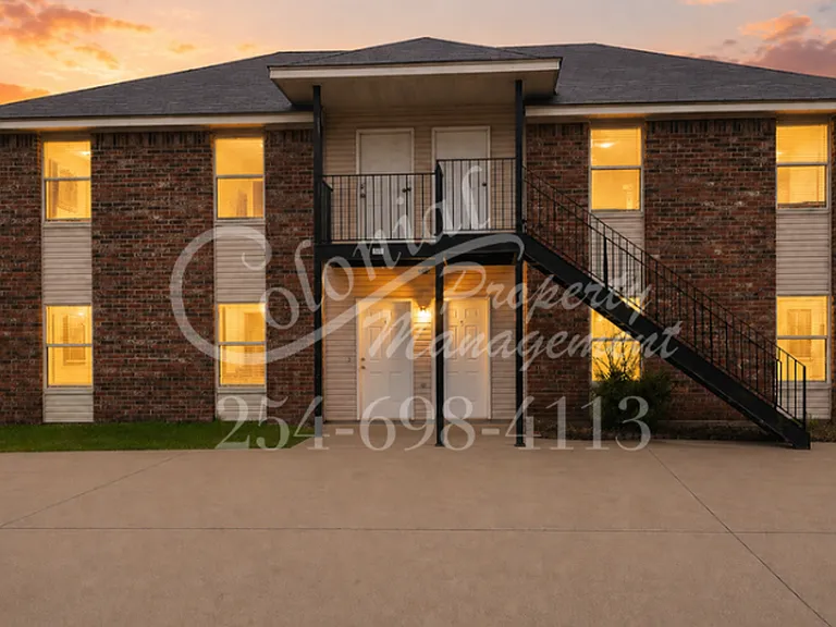 1111 Horizon Dr — Photo 2