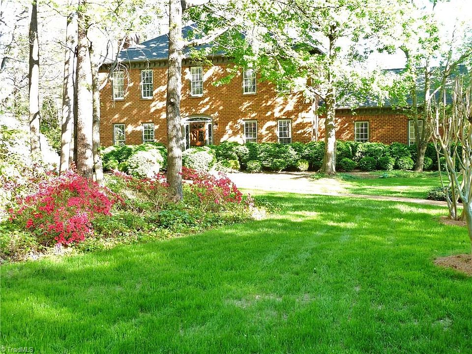 1st image of 2203 Baytree Dr
