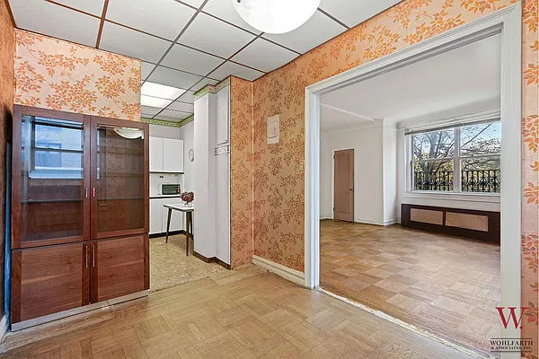 Sold by Wohlfarth & Associates Inc | media 11