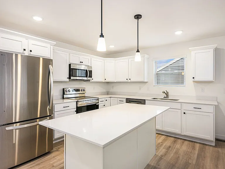 1835 Kingfisher Cir — Photo 2