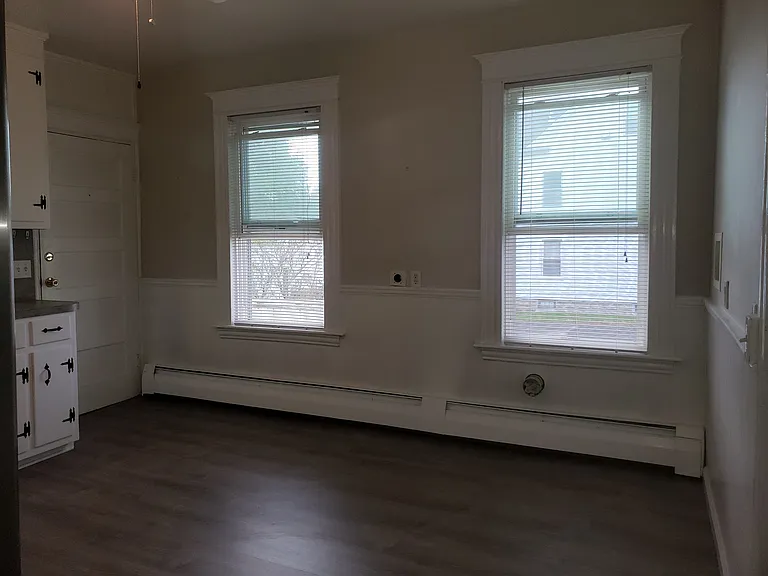 36 Allen St — Photo 9