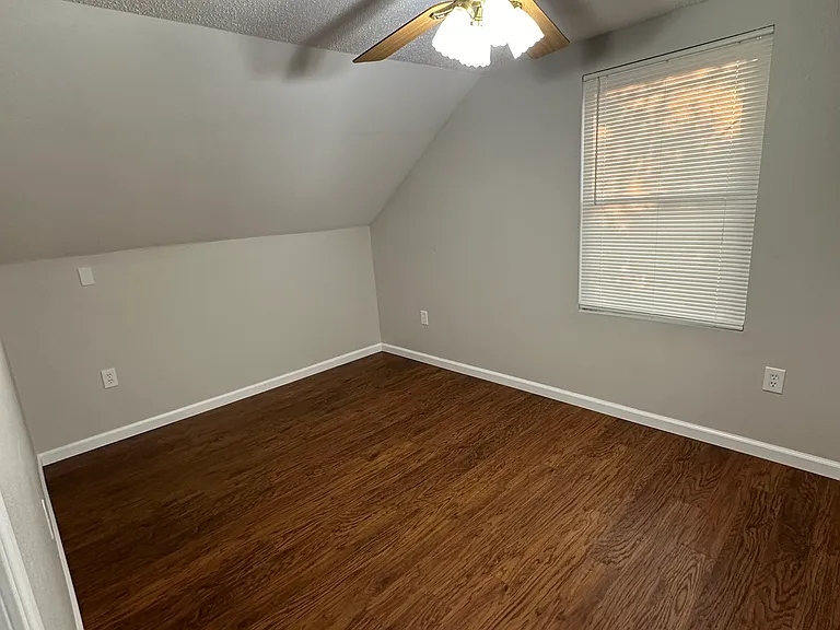 106 S Washington St — Photo 15