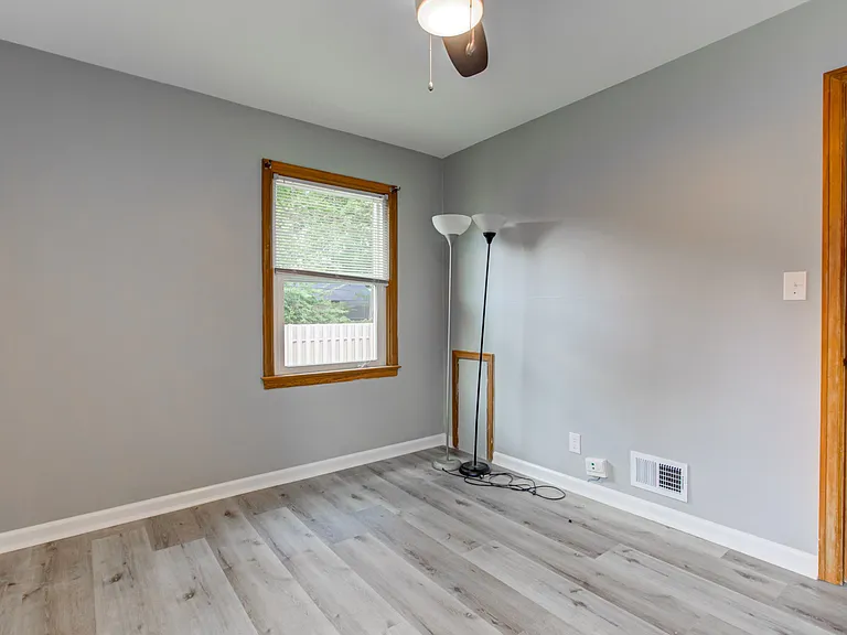 4610 Rookwood Ave — Photo 20