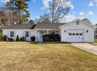 303 Greenbriar Dr, Jacksonville, NC 28546