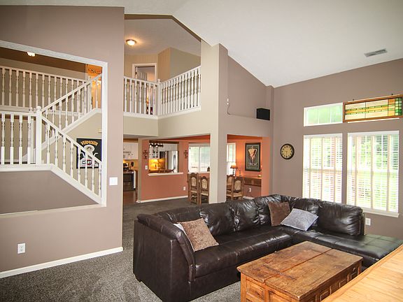 3rd image of 6939 Thousand Oaks Ln