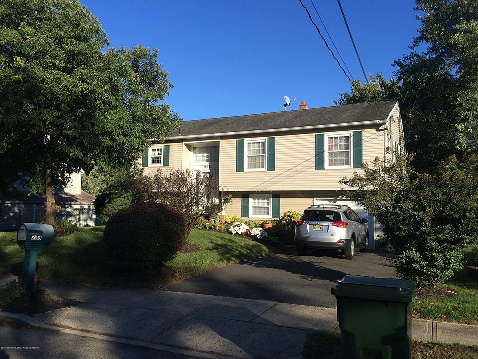 1st image of 233 Hearth Court W