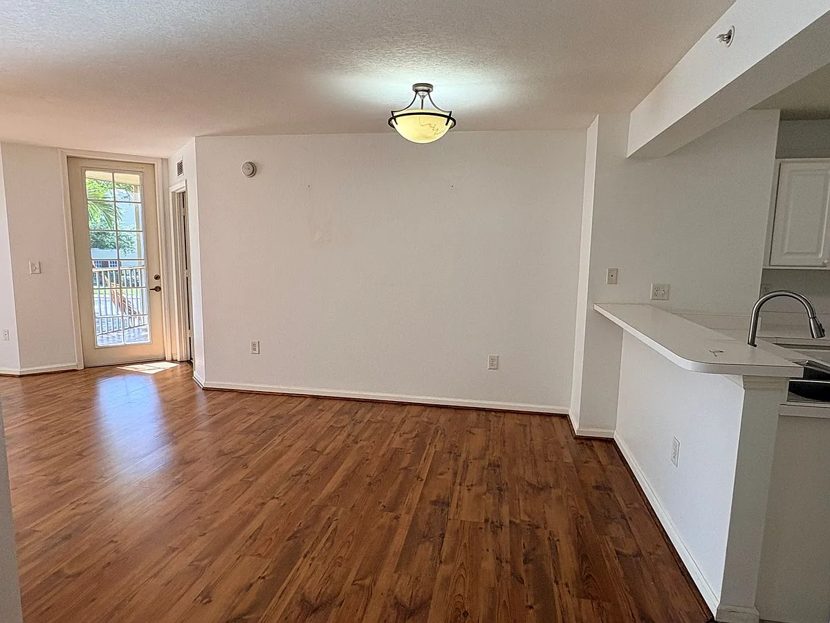 Building Photo - 4113 Residence Dr #213
