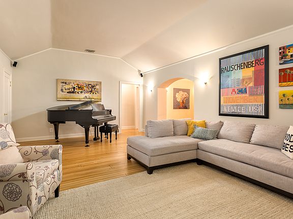 5th image of 544 Lillian Way