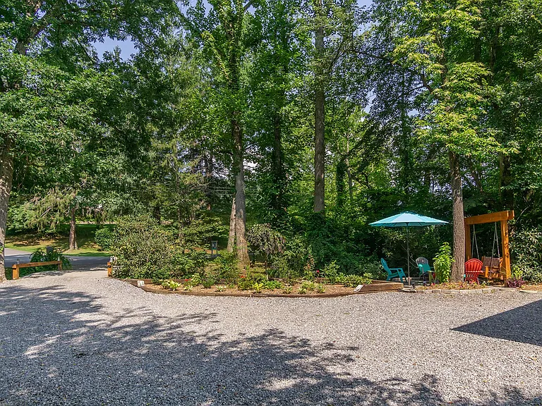 Hiawassee Ave — Photo 34