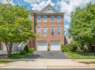 11602 Park Vista Blvd, Fairfax, VA 22030