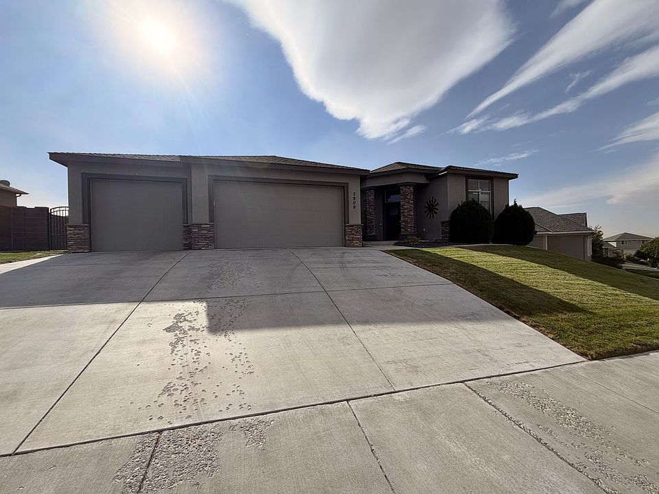 1st image of 3909 W 48th Ave