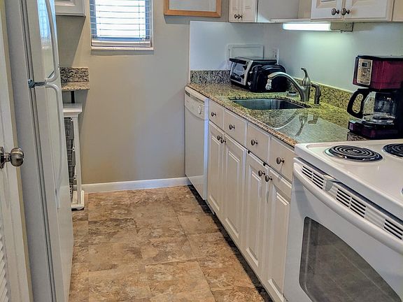 5th image of 2420 SE 17th St APT C308