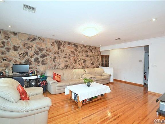 3rd image of 6711 212th St