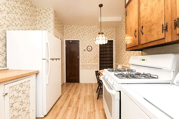 Sold by REMAX Elite | media 18