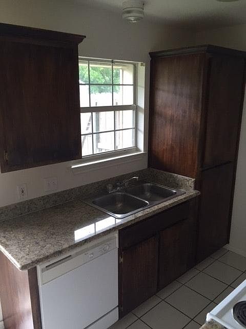 2nd image of 3201 Avenue H APT 6