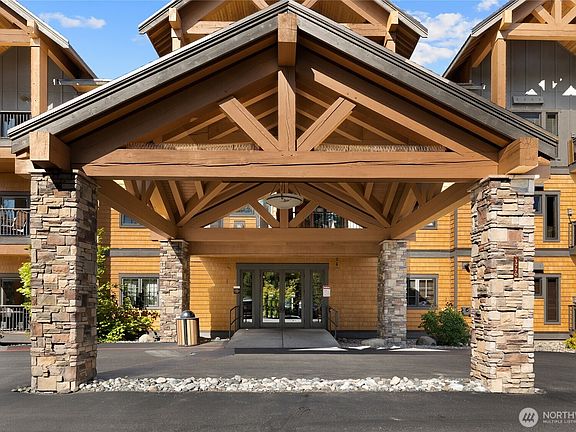 3rd image of 3770 Suncadia Trail #210