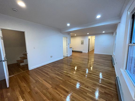 4th image of 2038 Dorchester Ave