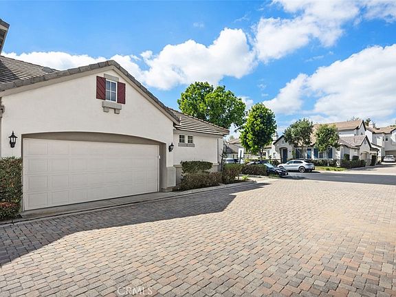 2nd image of 104 Seacountry Ln