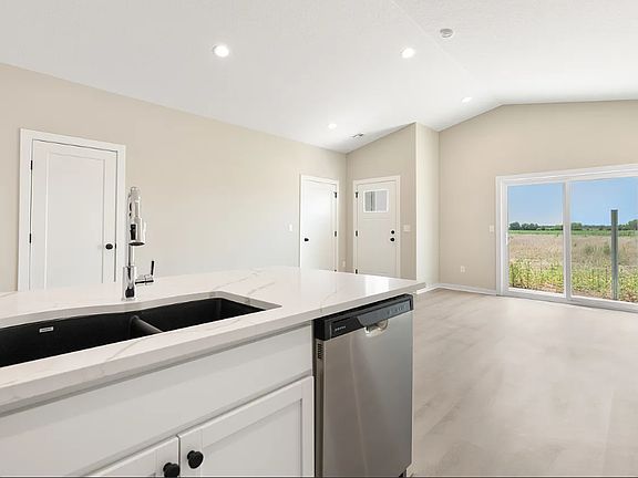 3rd image of 2157 N Reece Rd