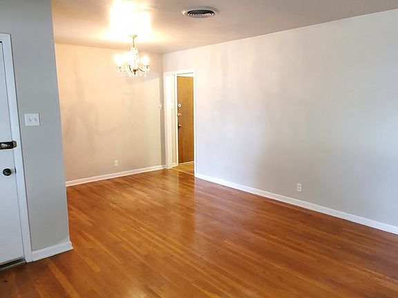 2nd image of 2615 STRATFORD CT