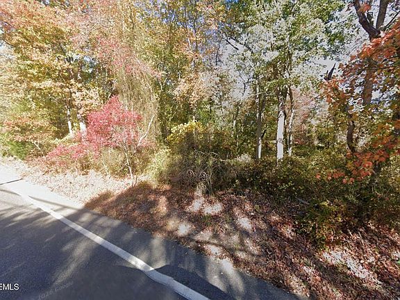 2nd image of 850 Farmingdale Road