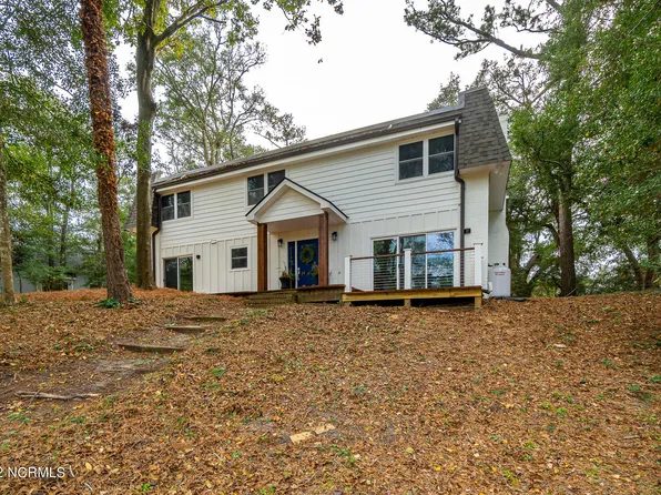 125 Oakleaf Drive, Pine Knoll Shores, NC 28512