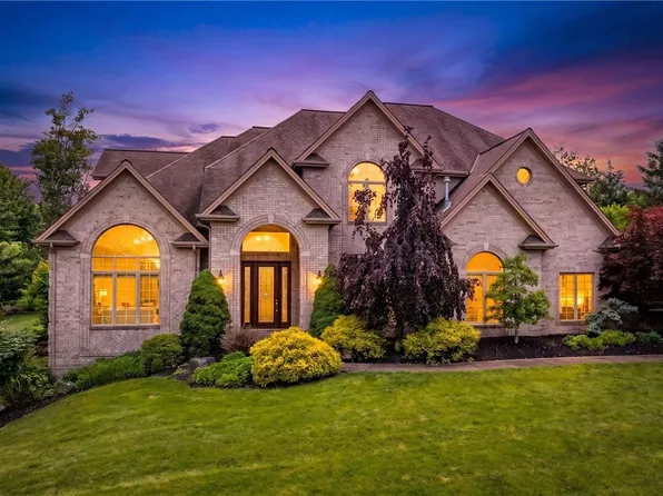 2114 N Villa Ct, Gibsonia, PA 15044