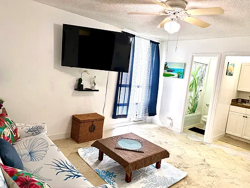 Floor plan 204AJ