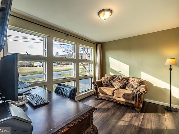 3rd image of 183 Worman Rd