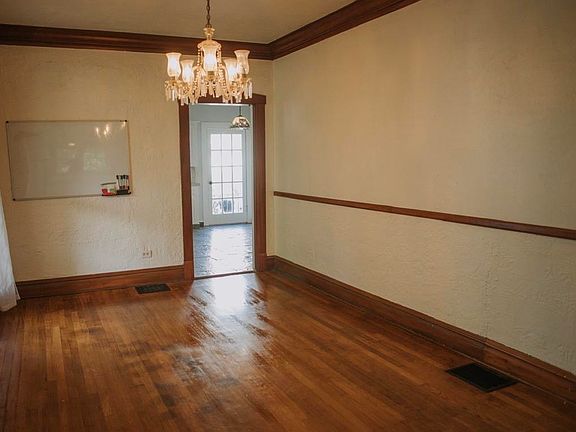 5th image of 230 Lake Dr