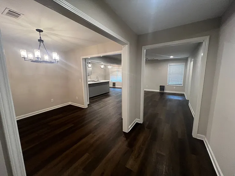 4450 Easthaven Cir — Photo 2