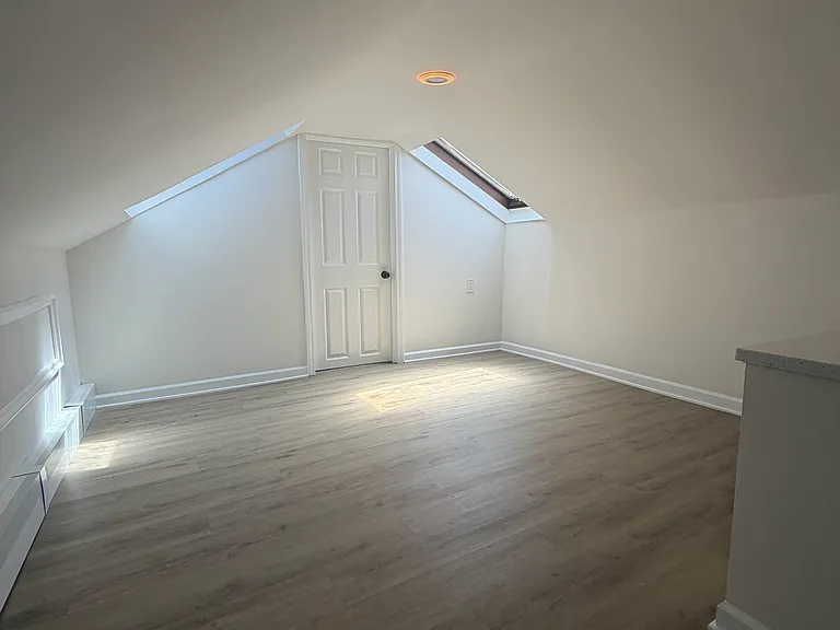 308 E 55th St #5 — Photo 2