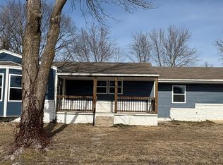 1161 E Elm St, Morrisville, MO 65710