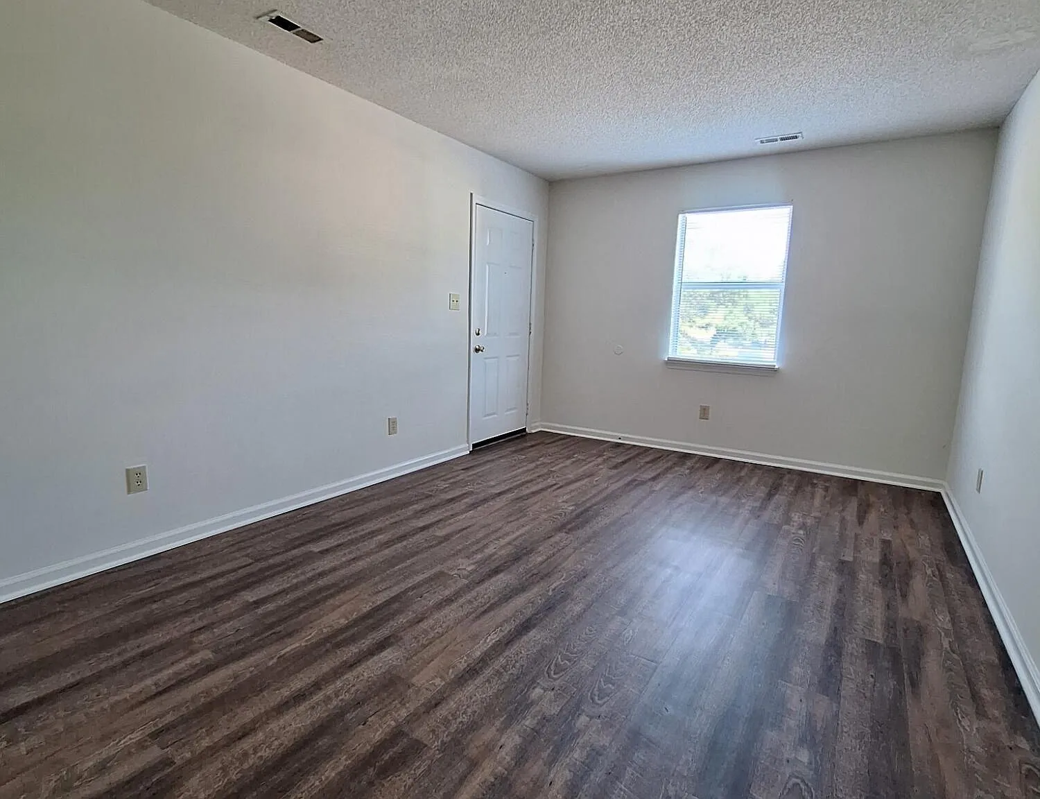 3005 Caldwell Ct — Photo 2