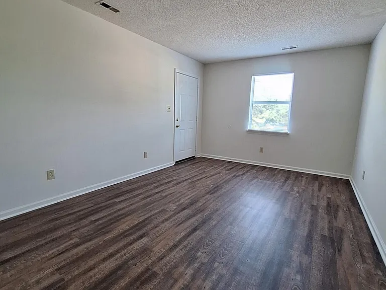 3005 Caldwell Ct #10 — Photo 2