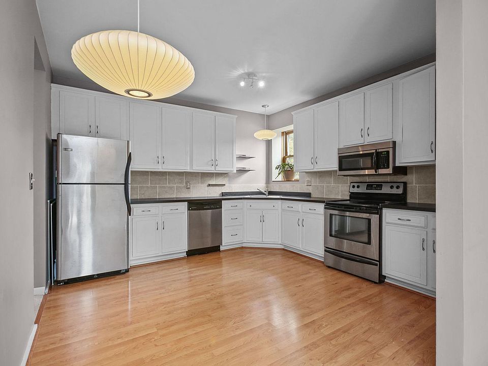 1st image of 546 Laurel Ave APT 5