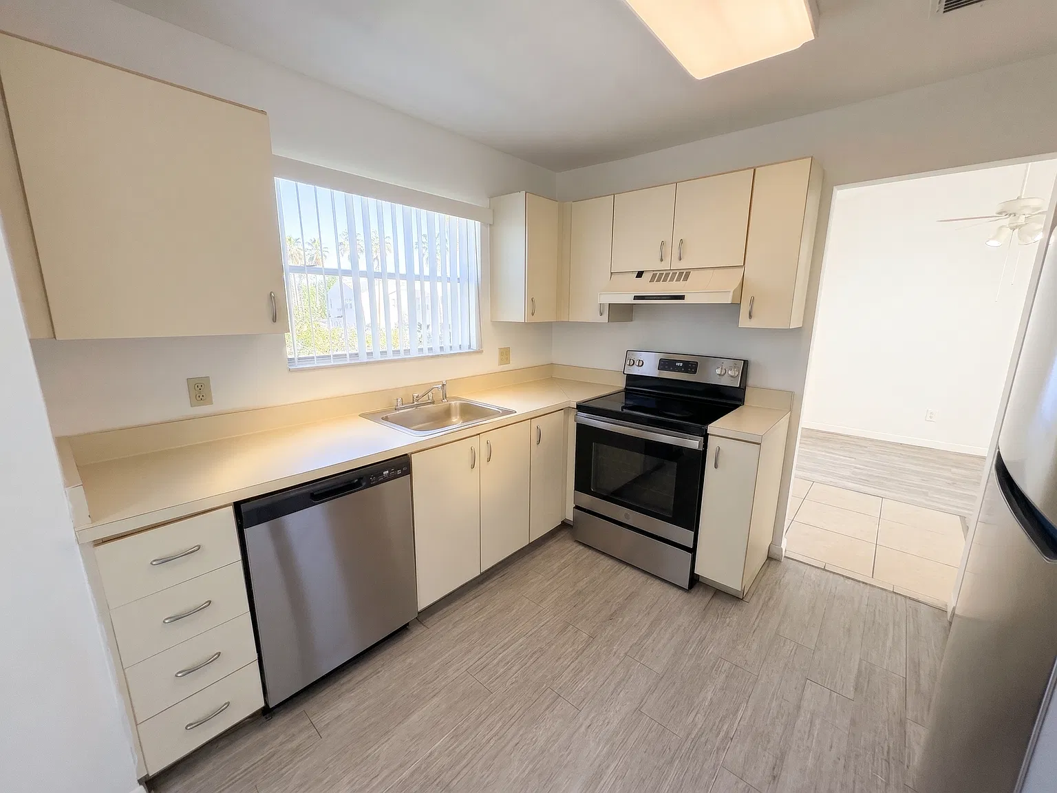 2512 Woodgate Boulevard, #204 - 204 — Photo 3