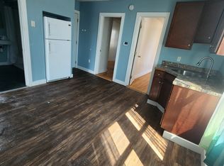 176 Blake St APT 3, Lewiston, ME 04240