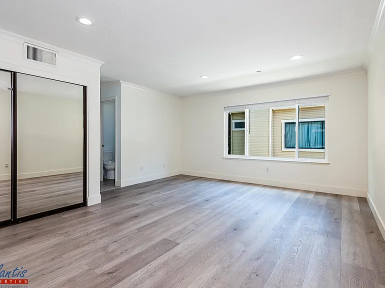 982 La Mesa Ter #A — Photo 12