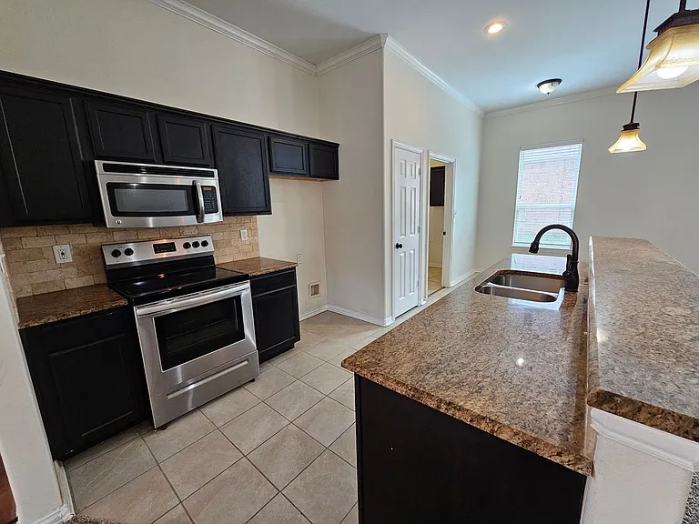 7721 Oak Garden Trl — Photo 8