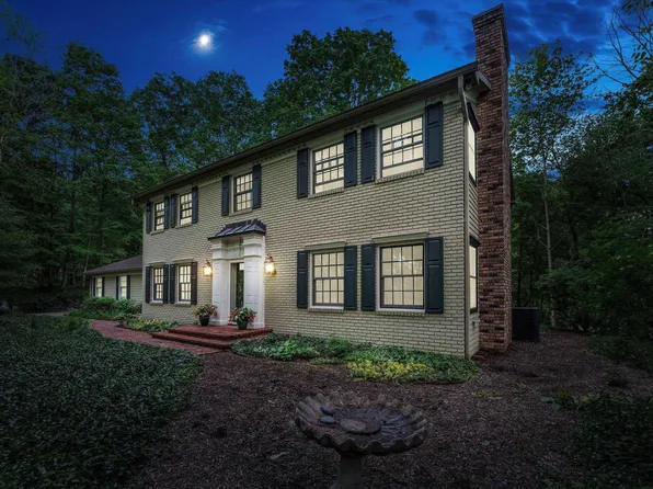 3430 S Twyckenham Dr, South Bend, IN 46614