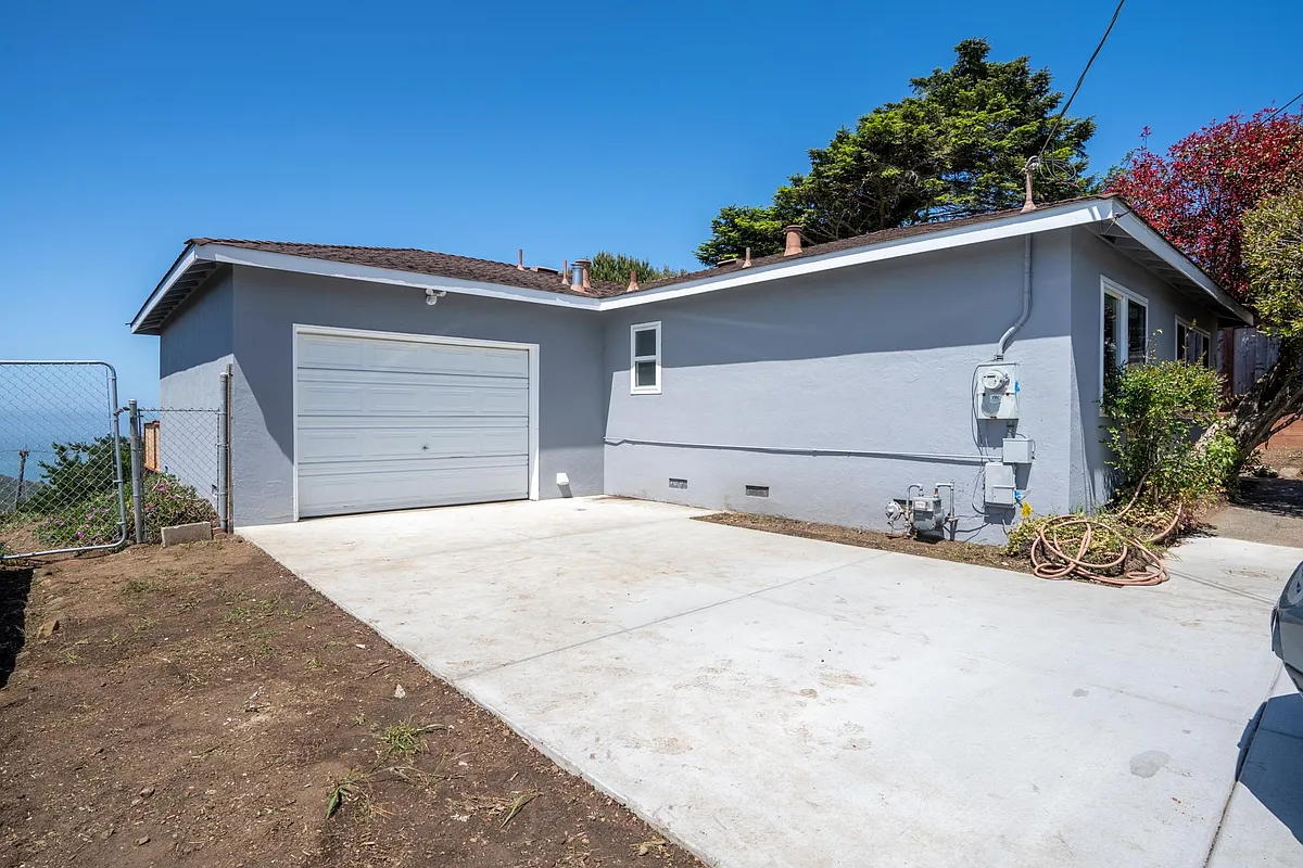 Building Photo - 556 Heathcliff Dr