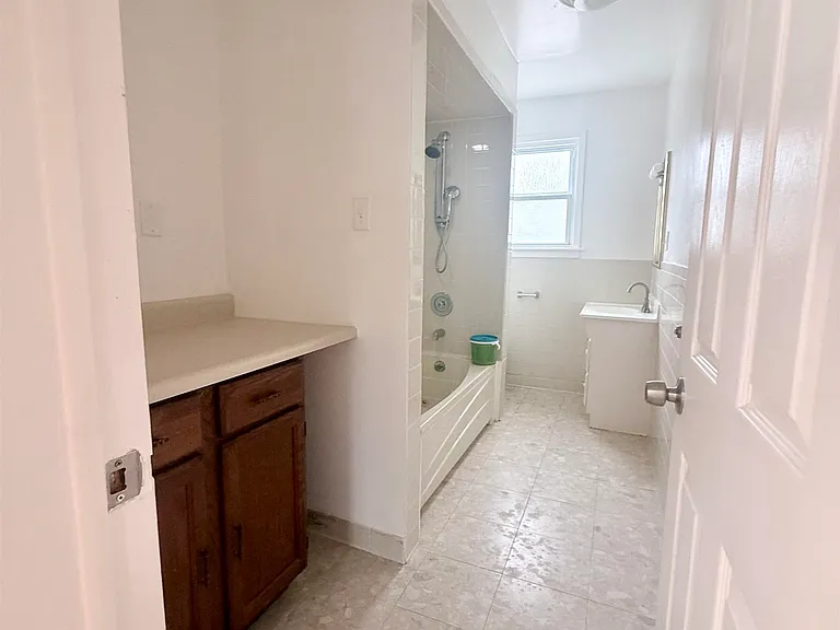 94 Laidlaw Ave — Photo 11