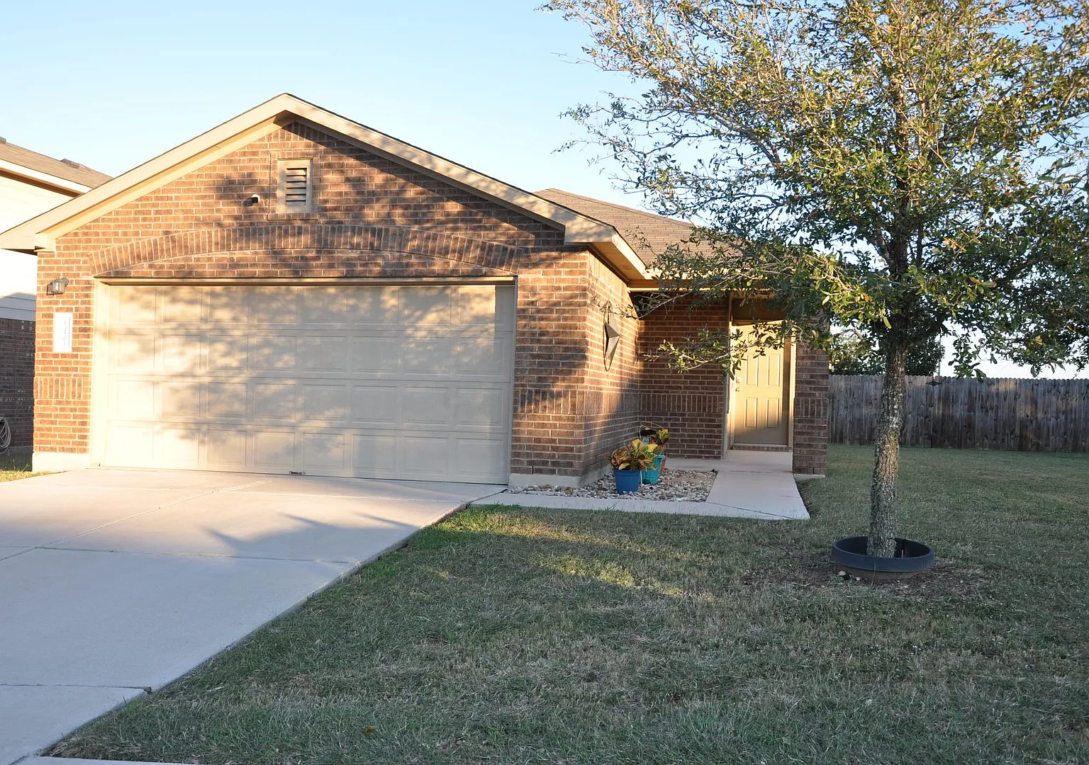 3 Bedroom 2 Bath in Cantarra — Photo 1