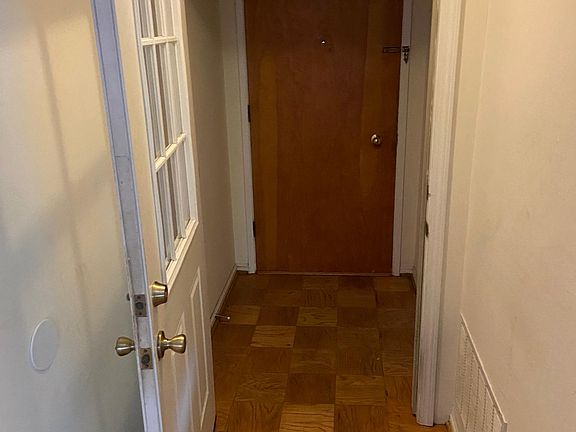 3rd image of 2411 28th Ave