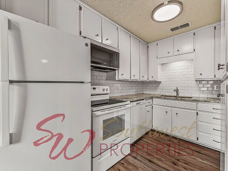 1373 W McNeill St #B — Photo 4