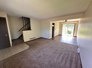 513 W 65th St, Davenport, IA 52806