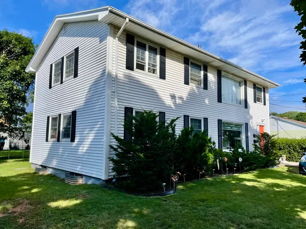 469 Queen St, Charlottetown, PE C1A 4G6