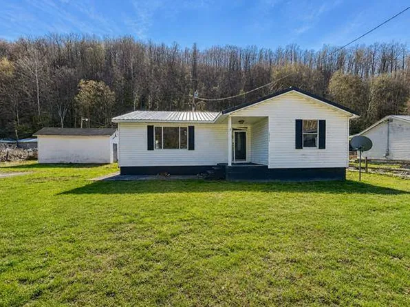 10914 Buffalo Creek Rd, Amherstdale, WV 25607